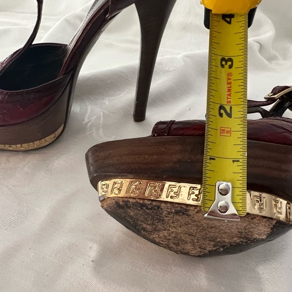 Fendi platform sandals with gold detail - Picture 7 of 11